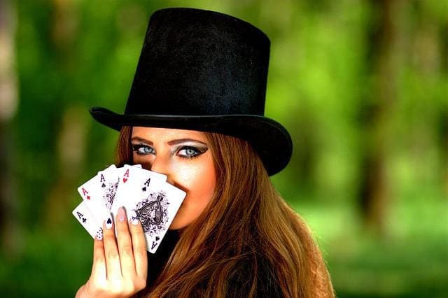 women poker players