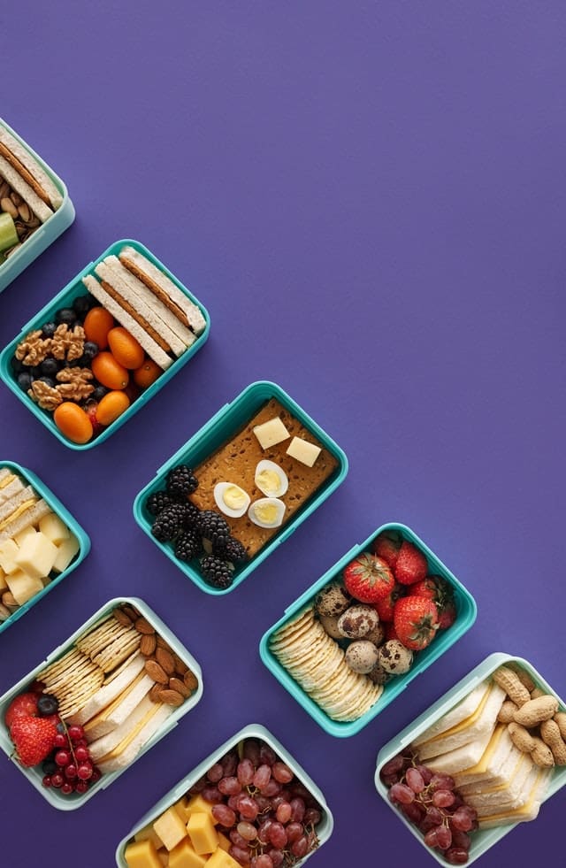 Top 4 Basic Tips for Packing Healthy Snacks and Eating Well While on the Go
